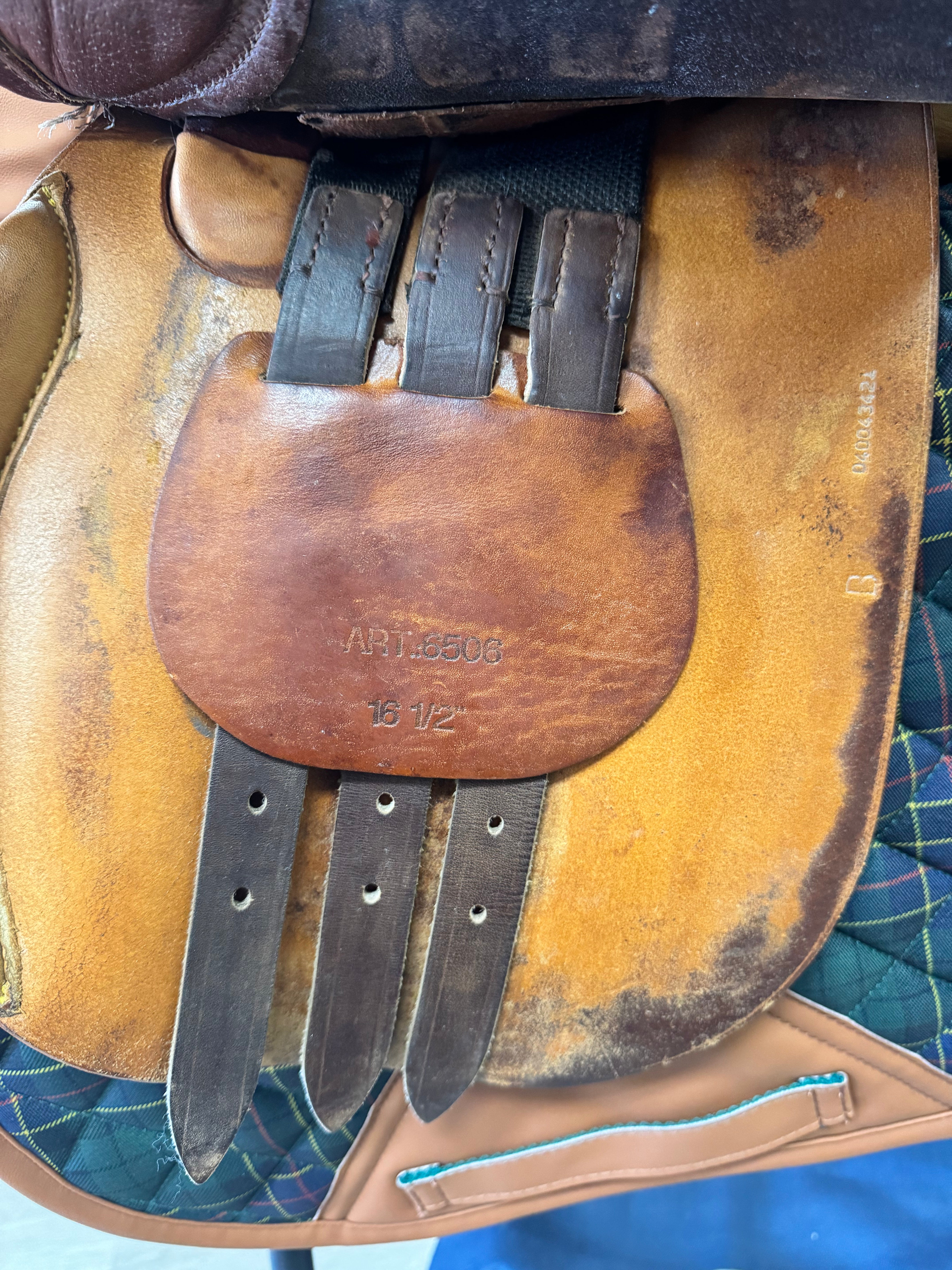 391NJ #7056 Pessoa Collegiate Jumping Saddle 16 1\2