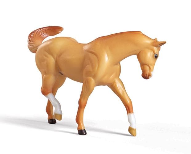 Breyer Stablemates Red Stable Playset