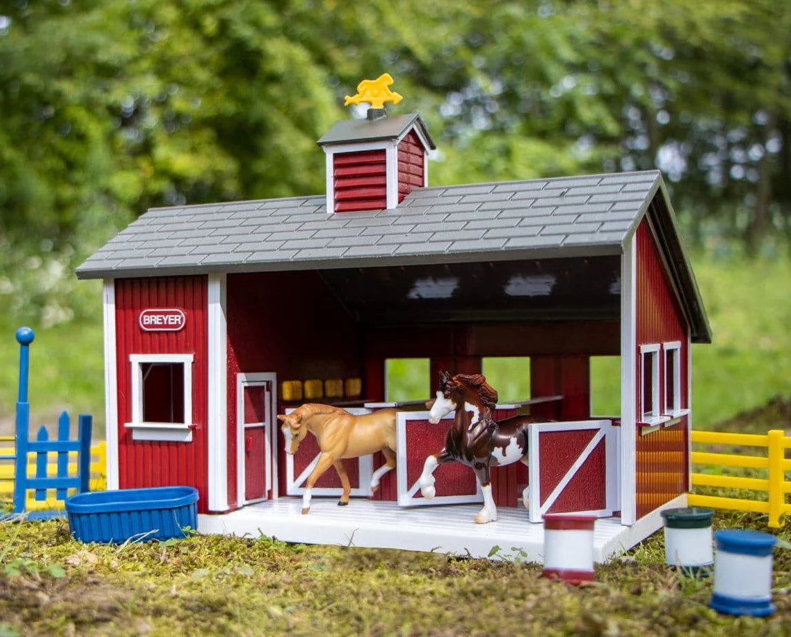 Breyer Stablemates Red Stable Playset