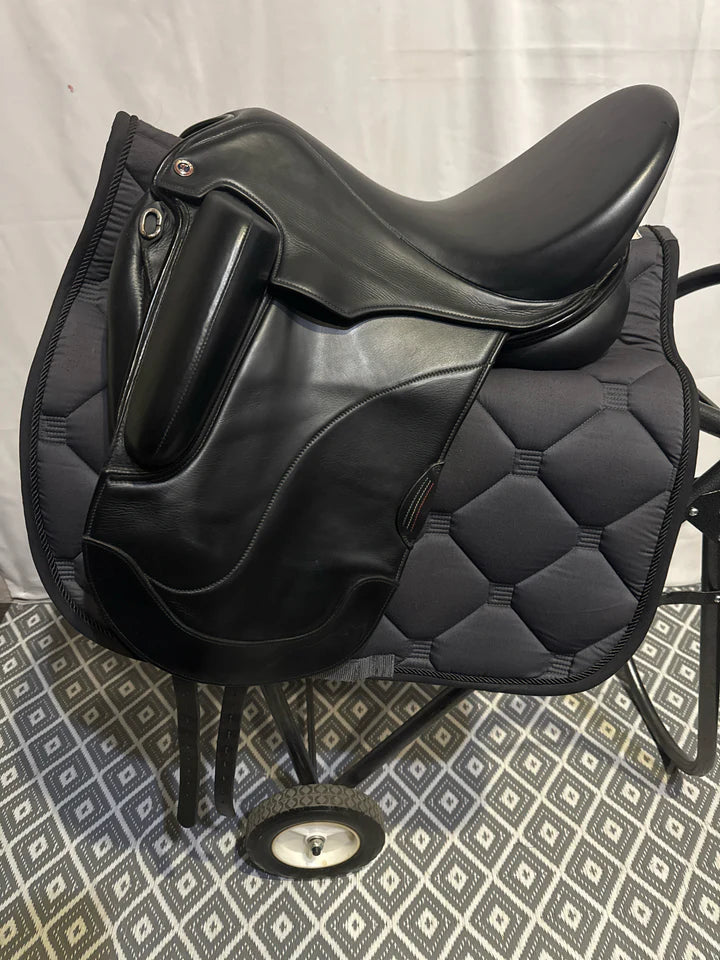 Used Tota Comfort System Dressage Saddle | Croc | L-18”
