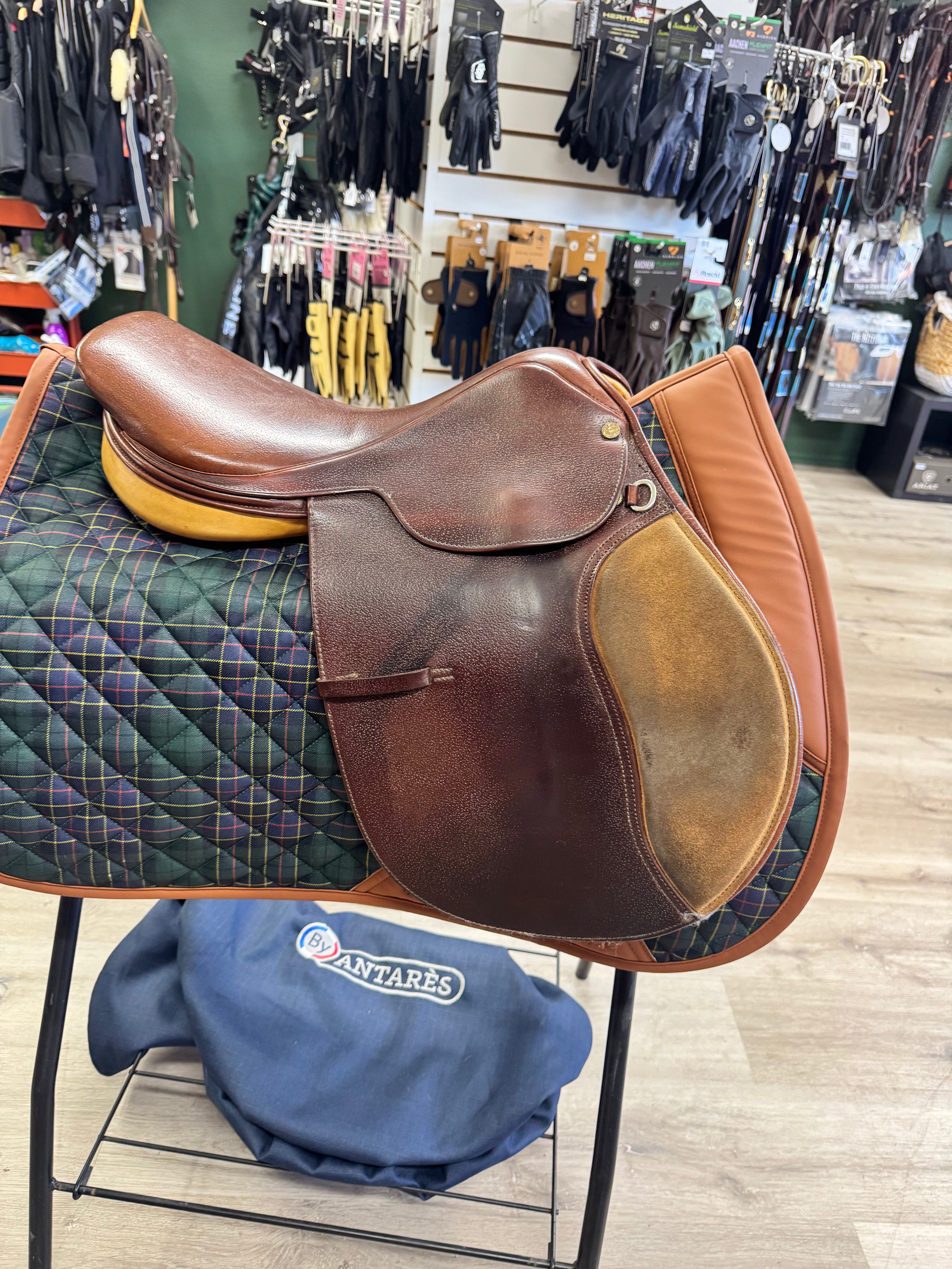 391NJ #7056 Pessoa Collegiate Jumping Saddle 16 1\2
