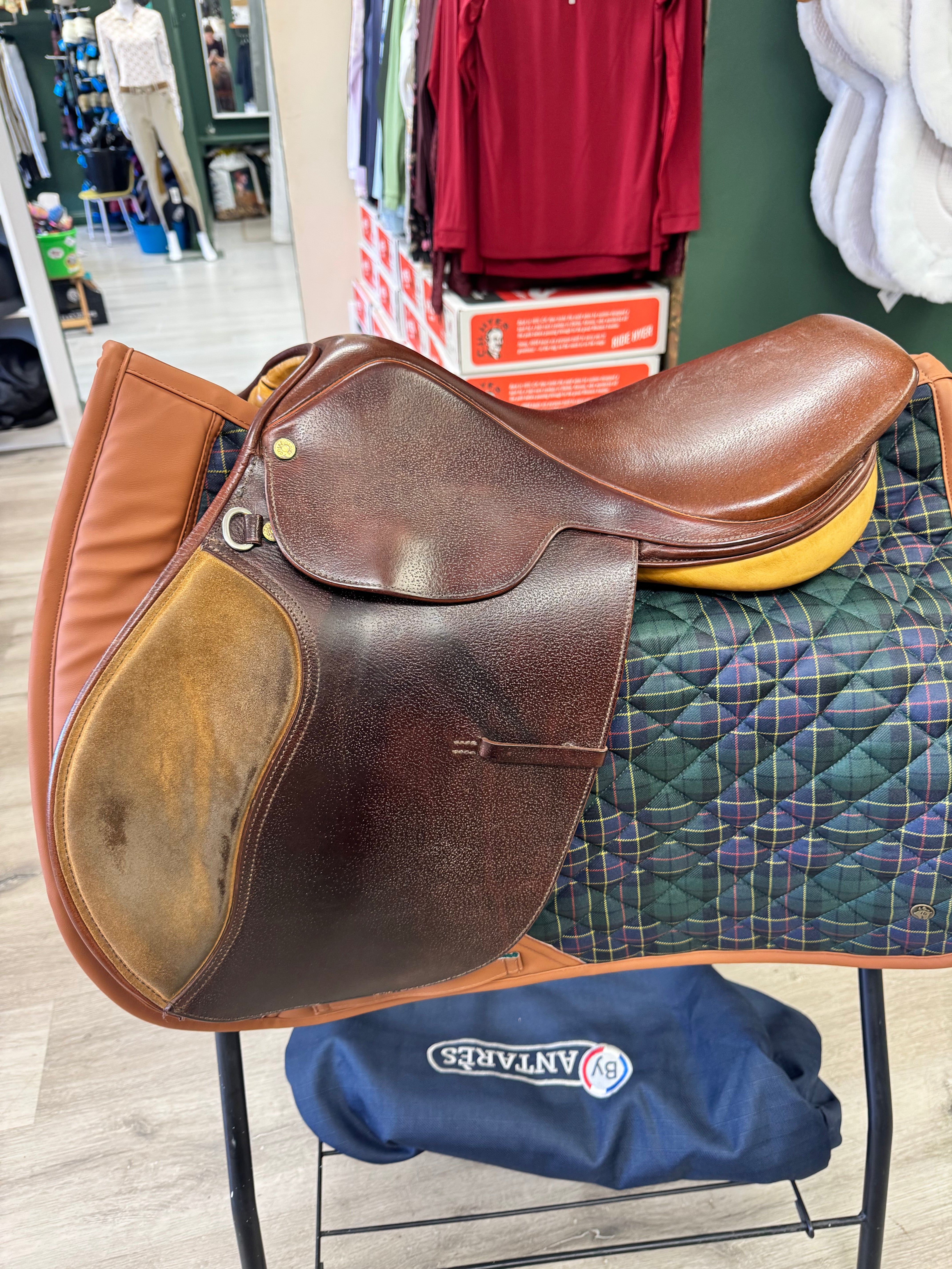 391NJ #7056 Pessoa Collegiate Jumping Saddle 16 1\2