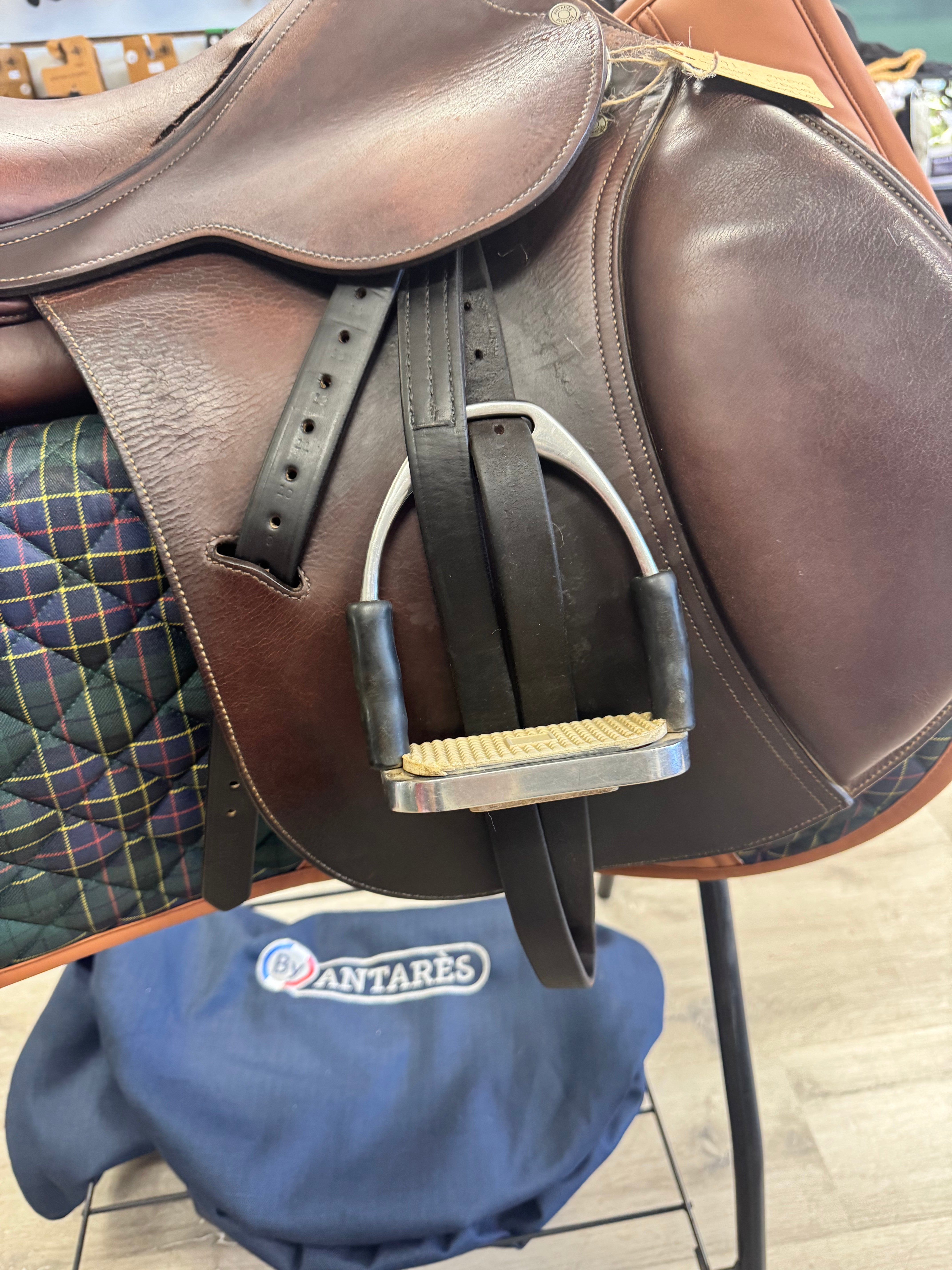 392NJ #9668 Antares Close Contact Jumping Saddle, 16.5